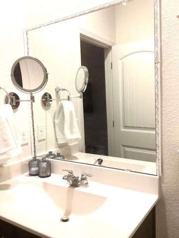57 Tome Vista Drive, Los Lunas, NM 87031