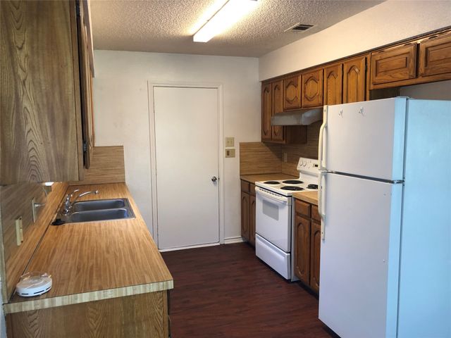 2003 Glenn Lane, Glenn Heights, TX 75154