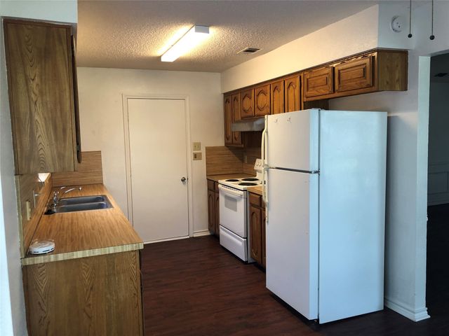 2003 Glenn Lane, Glenn Heights, TX 75154