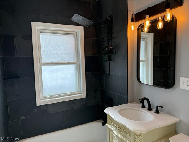 3231 W 121st Street, Cleveland, OH 44111