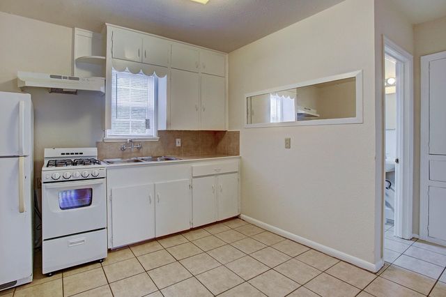 2202 Park Street 08, Houston, TX 77019
