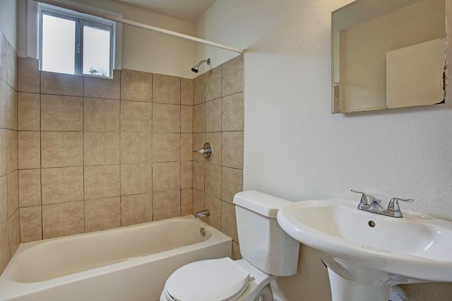 2202 Park Street 08, Houston, TX 77019