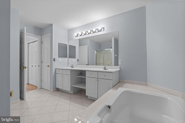 61 SUNRISE CT, Feasterville Trevose, PA 19053