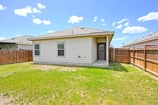 133 BUTTERCUP BND, New Braunfels, TX 78130