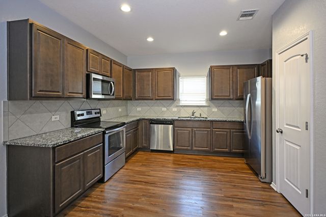 133 BUTTERCUP BND, New Braunfels, TX 78130