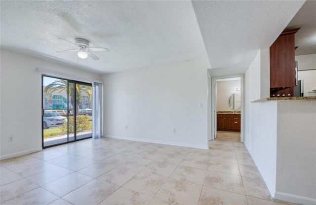455 ALT 19 S 21, Palm Harbor, FL 34683