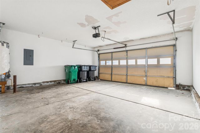 13042 Planters Row Drive, Charlotte, NC 28278