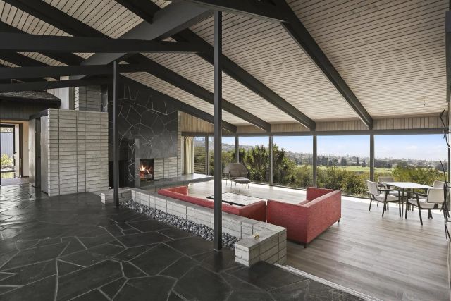 7105 Country Club Dr, La Jolla, CA 92037