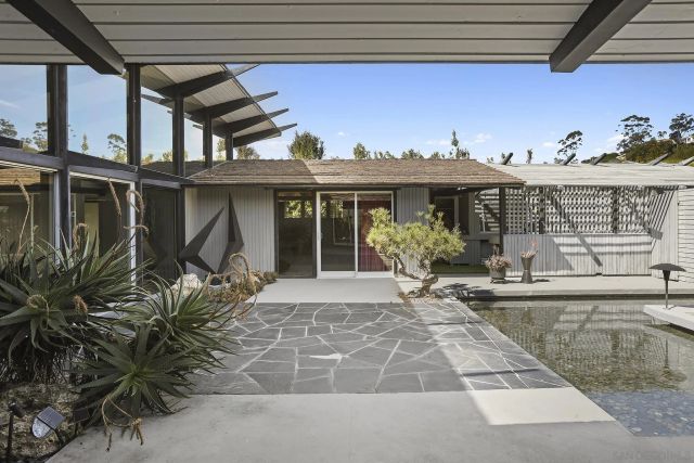 7105 Country Club Dr, La Jolla, CA 92037