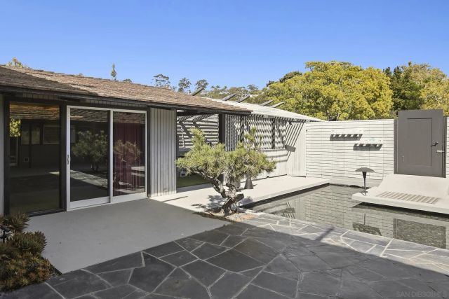 7105 Country Club Dr, La Jolla, CA 92037