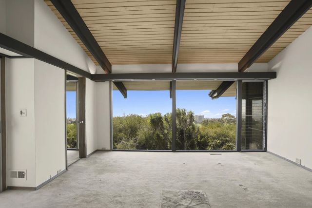 7105 Country Club Dr, La Jolla, CA 92037