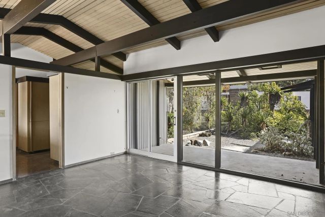 7105 Country Club Dr, La Jolla, CA 92037