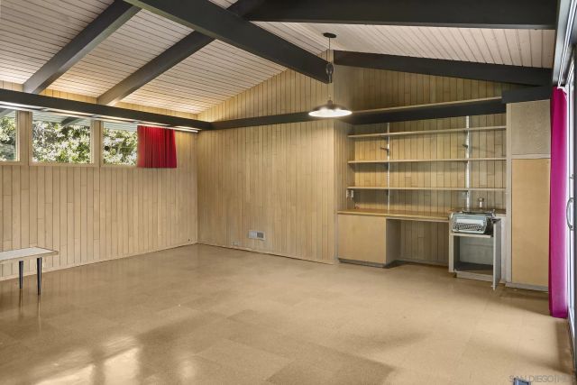 7105 Country Club Dr, La Jolla, CA 92037