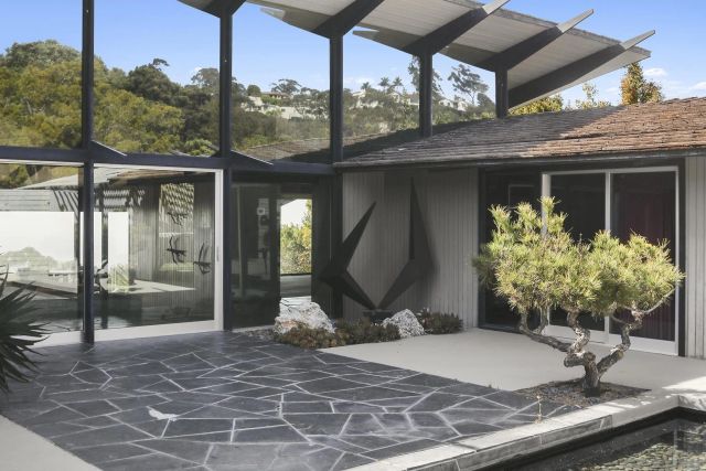 7105 Country Club Dr, La Jolla, CA 92037