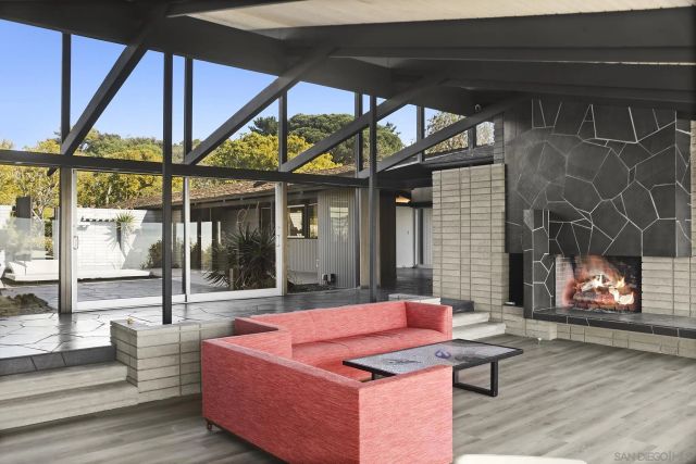 7105 Country Club Dr, La Jolla, CA 92037