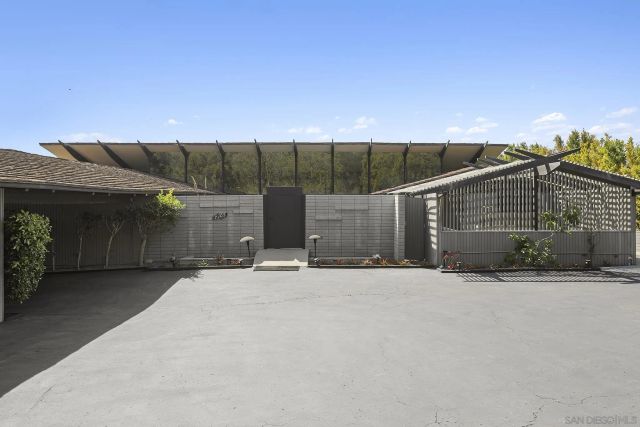 7105 Country Club Dr, La Jolla, CA 92037