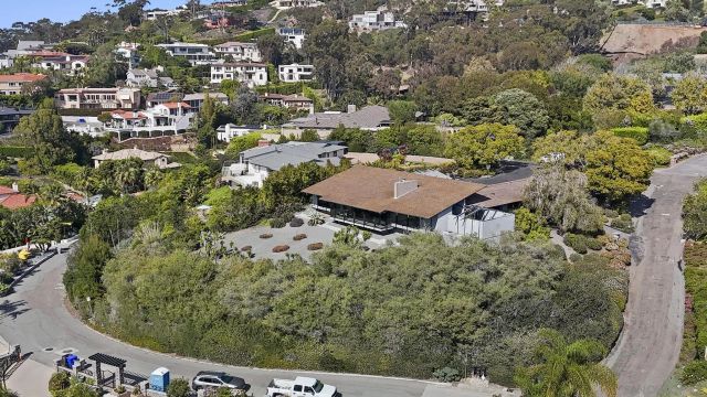 7105 Country Club Dr, La Jolla, CA 92037