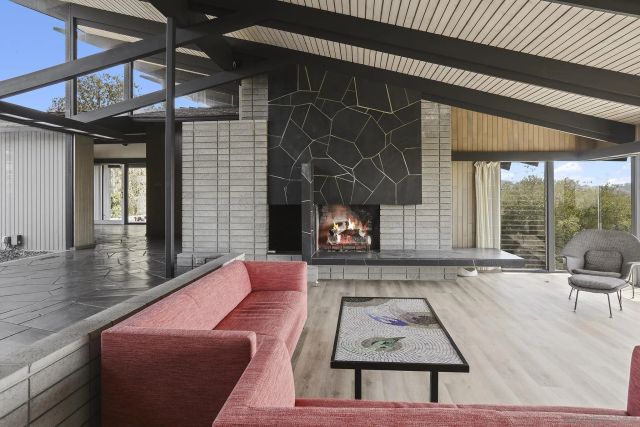 7105 Country Club Dr, La Jolla, CA 92037