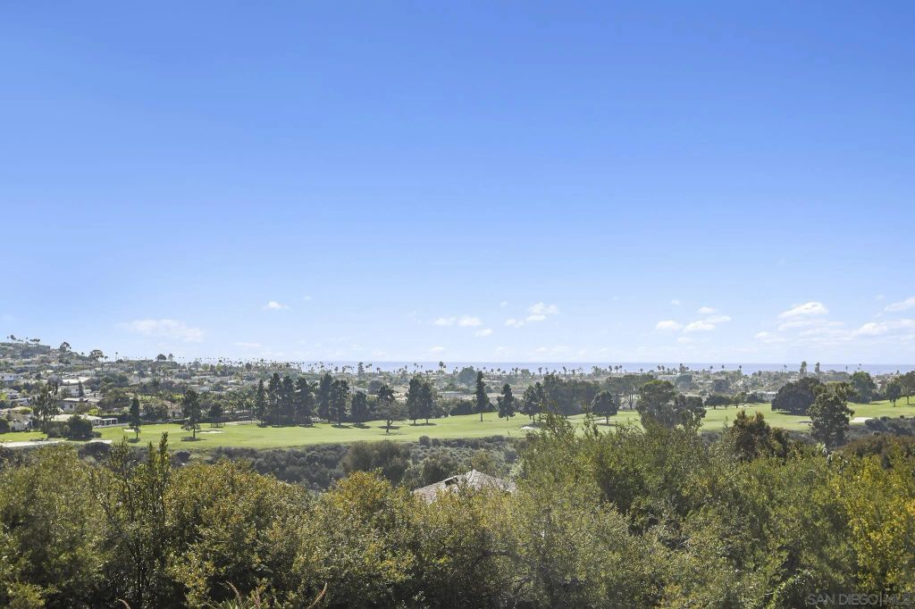7105 Country Club Dr, La Jolla, CA 92037