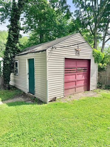 1804 E 25th Street, Muncie, IN 47302