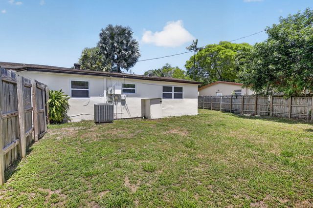 2630 SW 49th Court, Fort Lauderdale, FL 33312