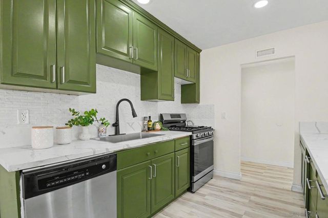 559 Glencrest Dr, San Diego, CA 92139