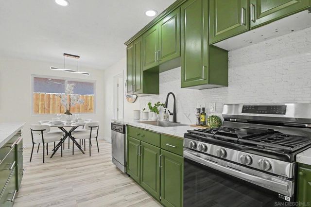 559 Glencrest Dr, San Diego, CA 92139