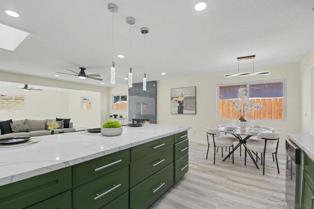 559 Glencrest Dr, San Diego, CA 92139