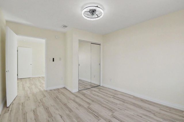 559 Glencrest Dr, San Diego, CA 92139