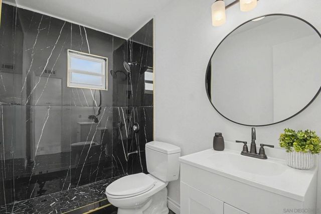 559 Glencrest Dr, San Diego, CA 92139