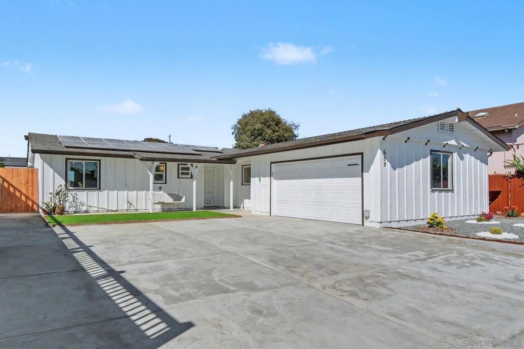 559 Glencrest Dr, San Diego, CA 92139