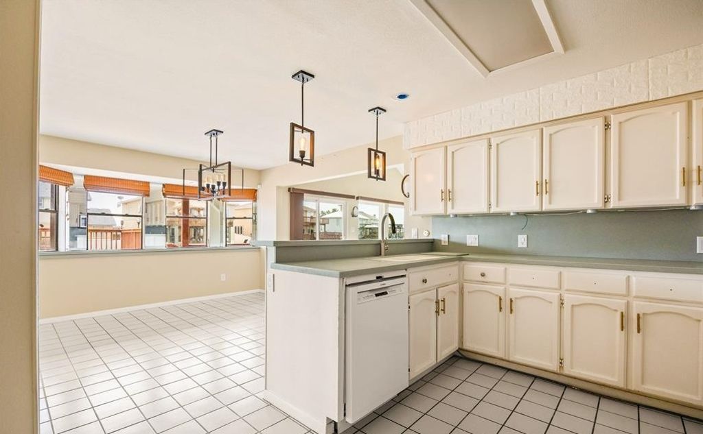 13625 Catamaran Dr, Corpus Christi, TX 78418 — photo 4