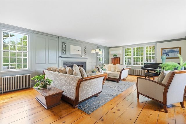 22 Stinson Rd, Andover, MA 01810