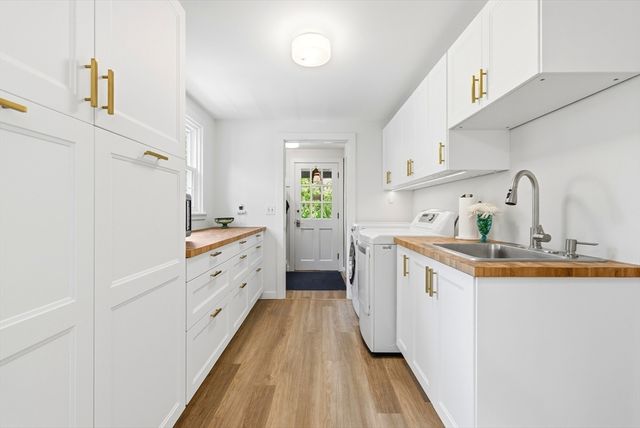 22 Stinson Rd, Andover, MA 01810