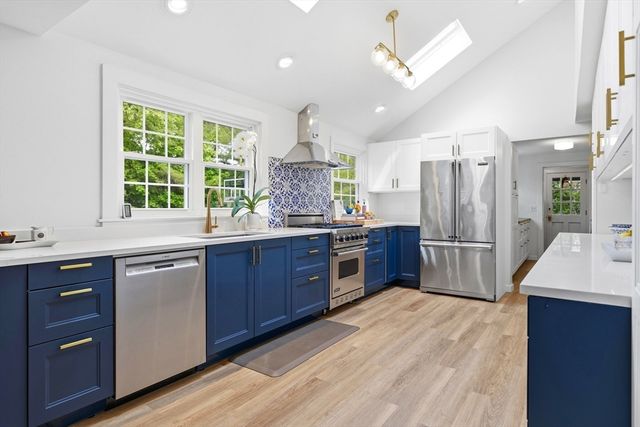 22 Stinson Rd, Andover, MA 01810