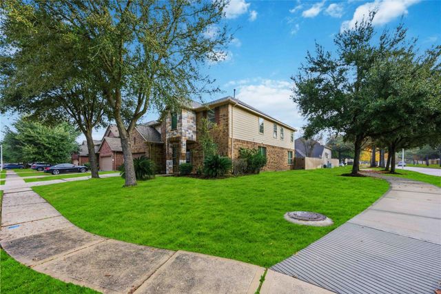 26049 Kingshill Drive, Kingwood, TX 77339