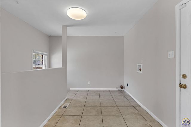 3542 SE Adams St, Topeka, KS 66605