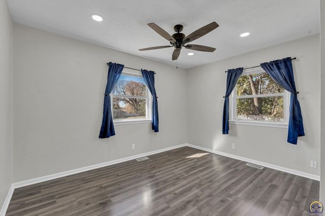 3542 SE Adams St, Topeka, KS 66605