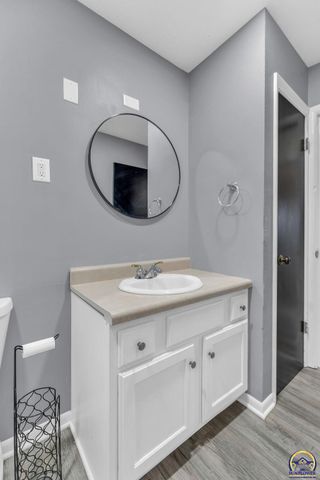 3542 SE Adams St, Topeka, KS 66605