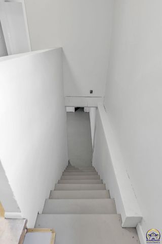 3542 SE Adams St, Topeka, KS 66605