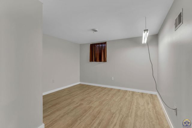 3542 SE Adams St, Topeka, KS 66605