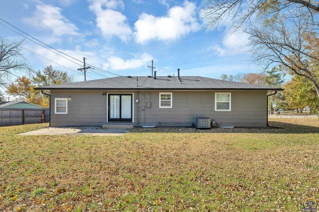 3542 SE Adams St, Topeka, KS 66605