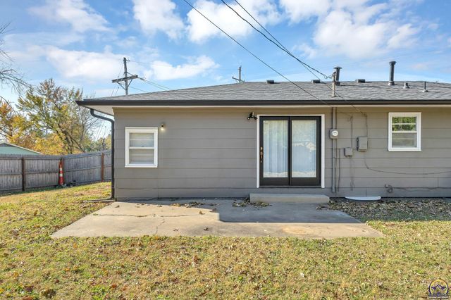 3542 SE Adams St, Topeka, KS 66605