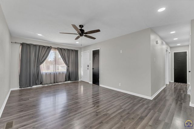 3542 SE Adams St, Topeka, KS 66605