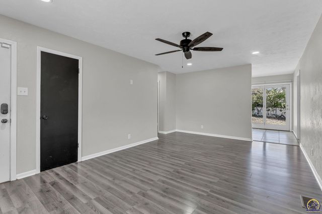 3542 SE Adams St, Topeka, KS 66605