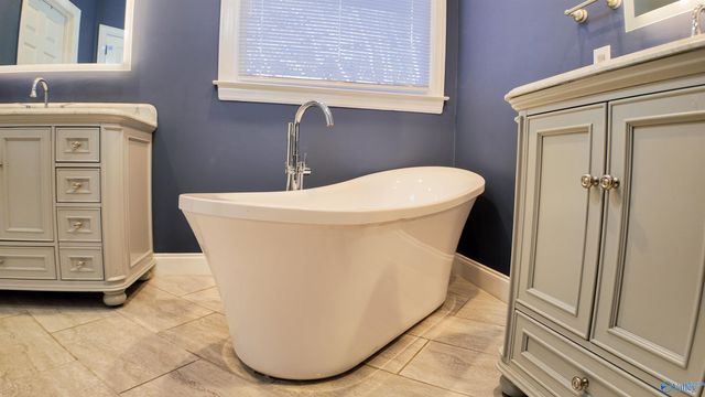 2105 Greenslope Trail, Huntsville, AL 35811