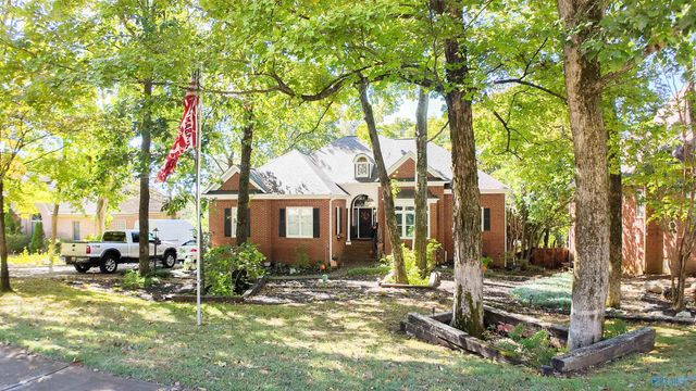 2105 Greenslope Trail, Huntsville, AL 35811