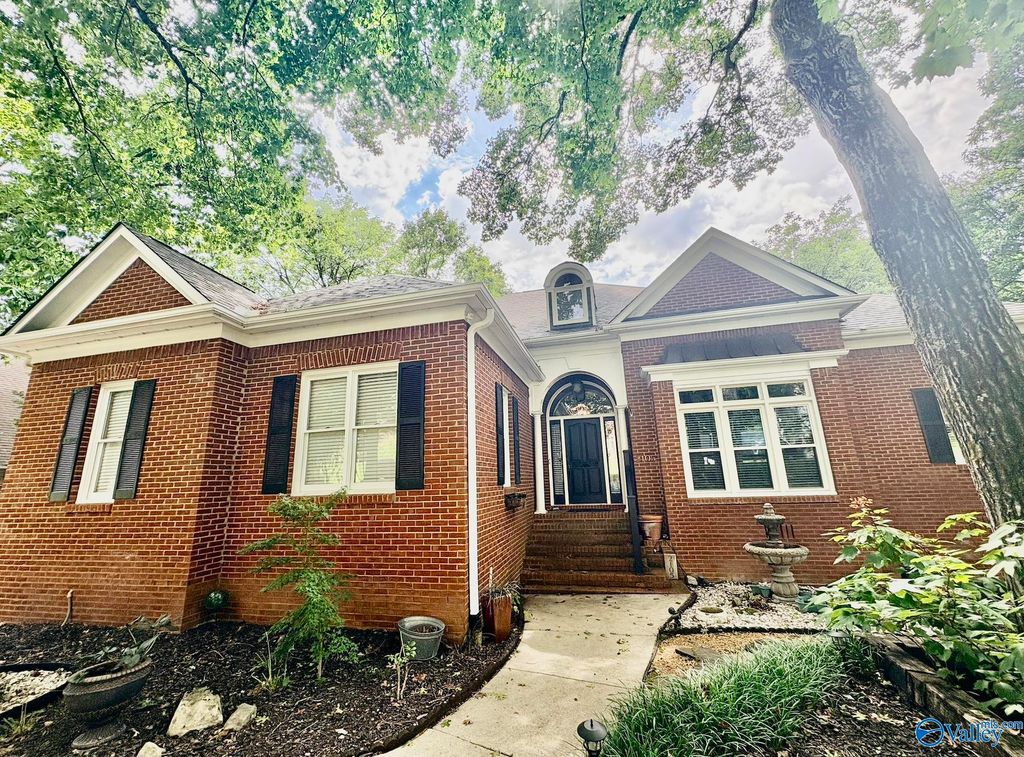 2105 Greenslope Trail, Huntsville, AL 35811