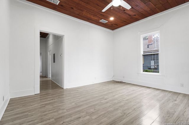 2106 Saunders, San Antonio, TX 78207