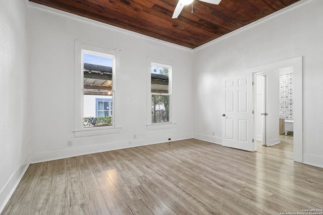 2106 Saunders, San Antonio, TX 78207